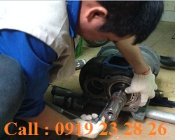 thay bi dau may nen khi hitachi,bao duong may nen khi, sua chua may nen khi, bảo dưỡng máy nén khí, sửa chữa máy nén khí, ai compressor repair service, air compressormaintanece service