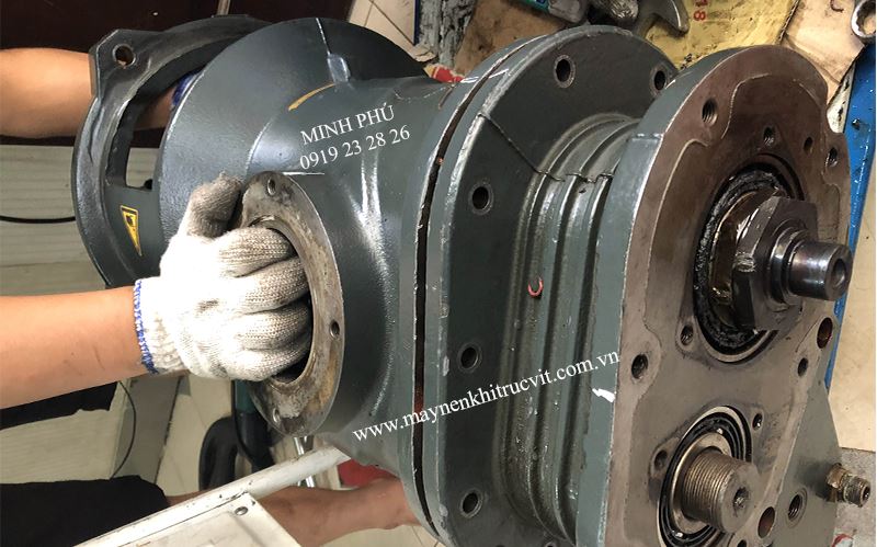 thay bi dau nen may nen khi kaeser,bao duong may nen khi, sua chua may nen khi, bảo dưỡng máy nén khí, sửa chữa máy nén khí, air compressor repair service, air compressor maintanece service